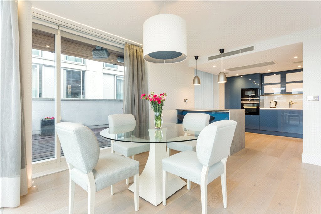 2 bed apartment for sale in East Lane, London  - Property Image 5