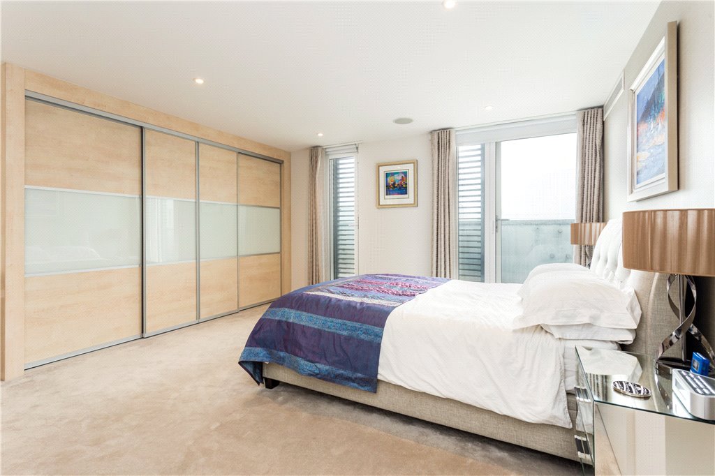 2 bed apartment for sale in East Lane, London  - Property Image 9