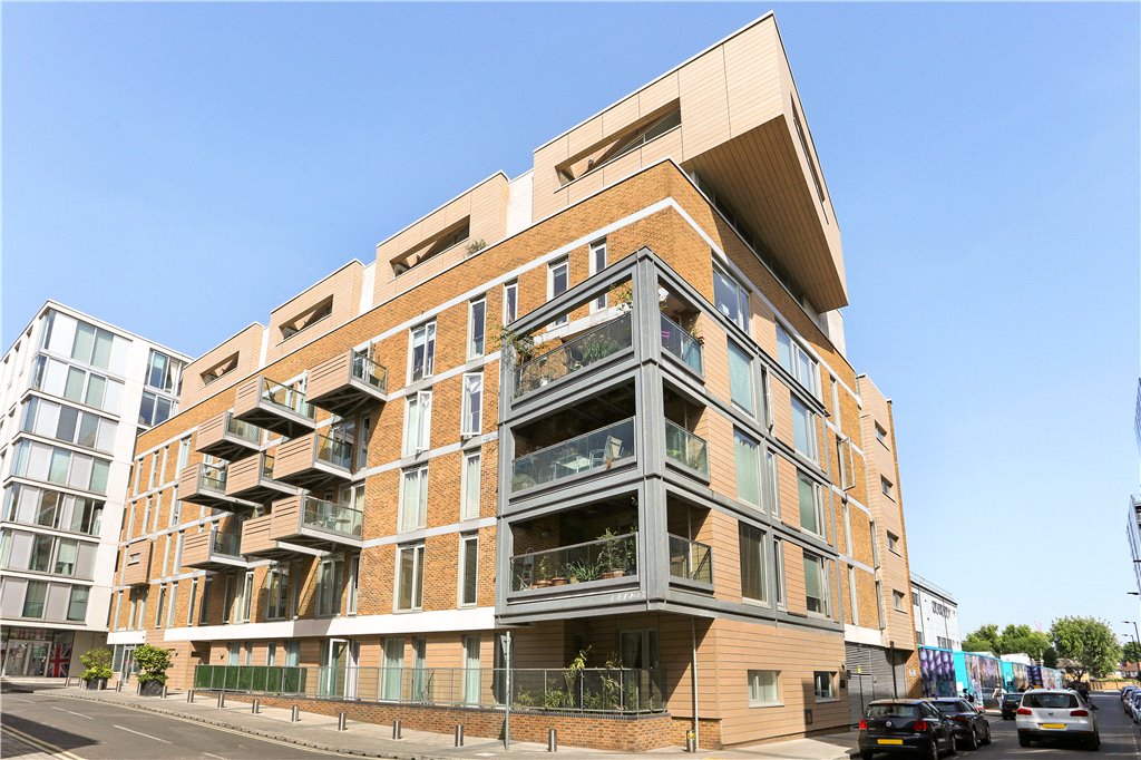 2 bed apartment for sale in East Lane, London  - Property Image 2
