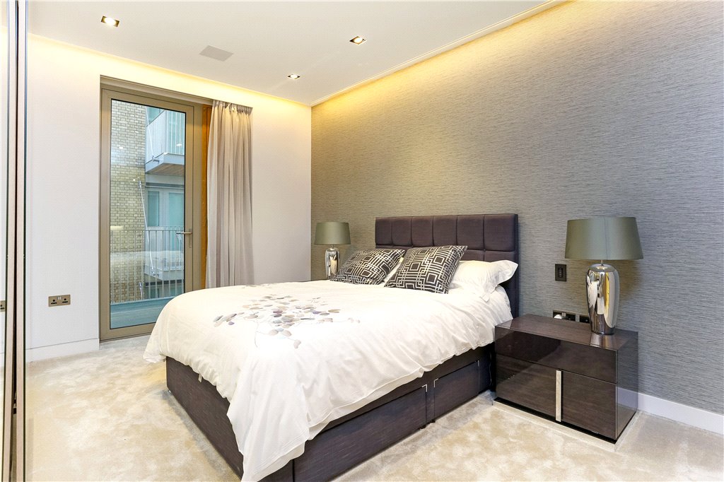 2 bed apartment for sale in Duchess Walk, London  - Property Image 3