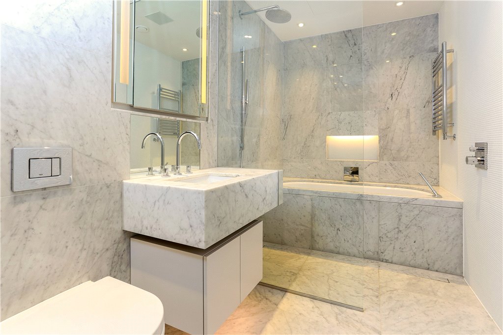 2 bed apartment for sale in Duchess Walk, London  - Property Image 4