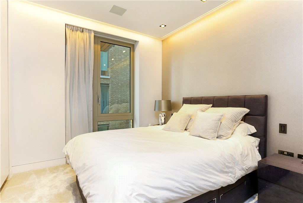 2 bed apartment for sale in Duchess Walk, London  - Property Image 5