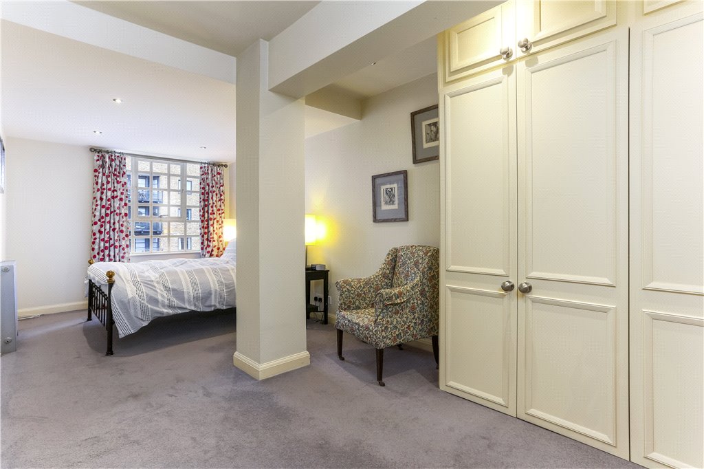 2 bed apartment for sale in Tamarind Court, 18 Gainsford Street 5