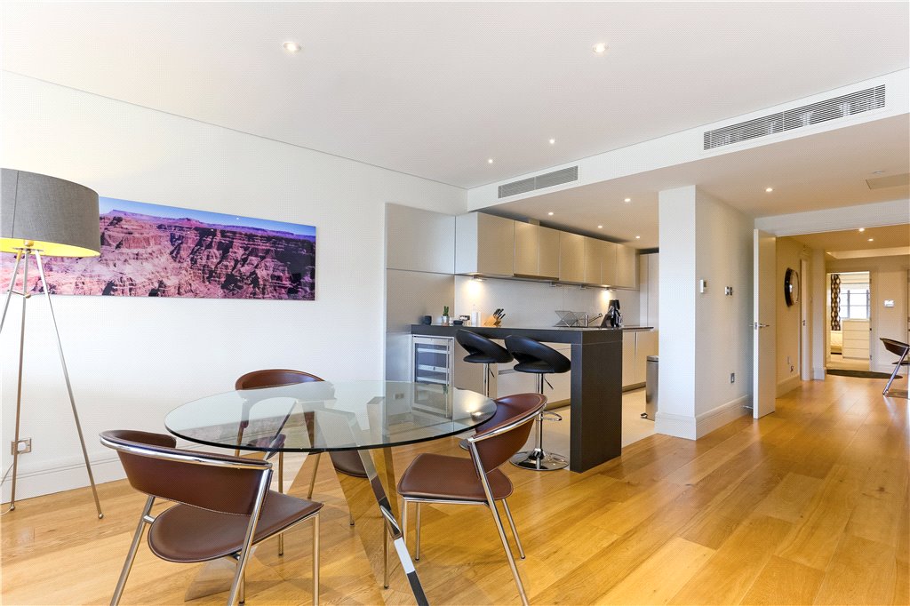 2 bed apartment for sale in Spice Quay Heights, 32 Shad Thames  - Property Image 2