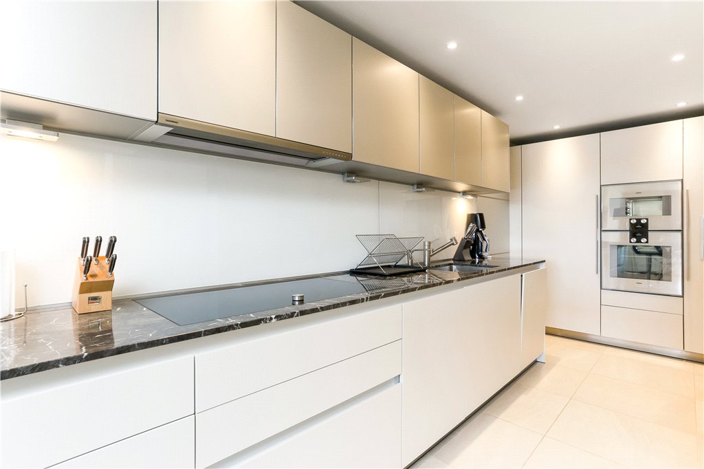 2 bed apartment for sale in Spice Quay Heights, 32 Shad Thames 6