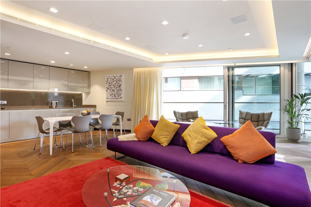 2 bed apartment for sale in Earls Way, London  - Property Image 2