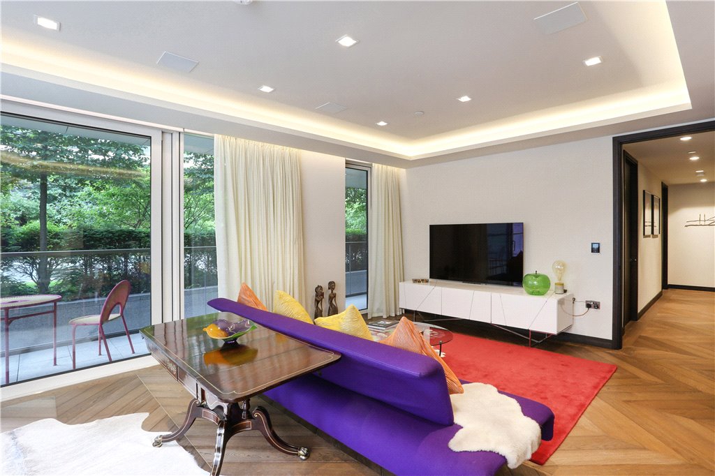 2 bed apartment for sale in Earls Way, London - Property Image 1