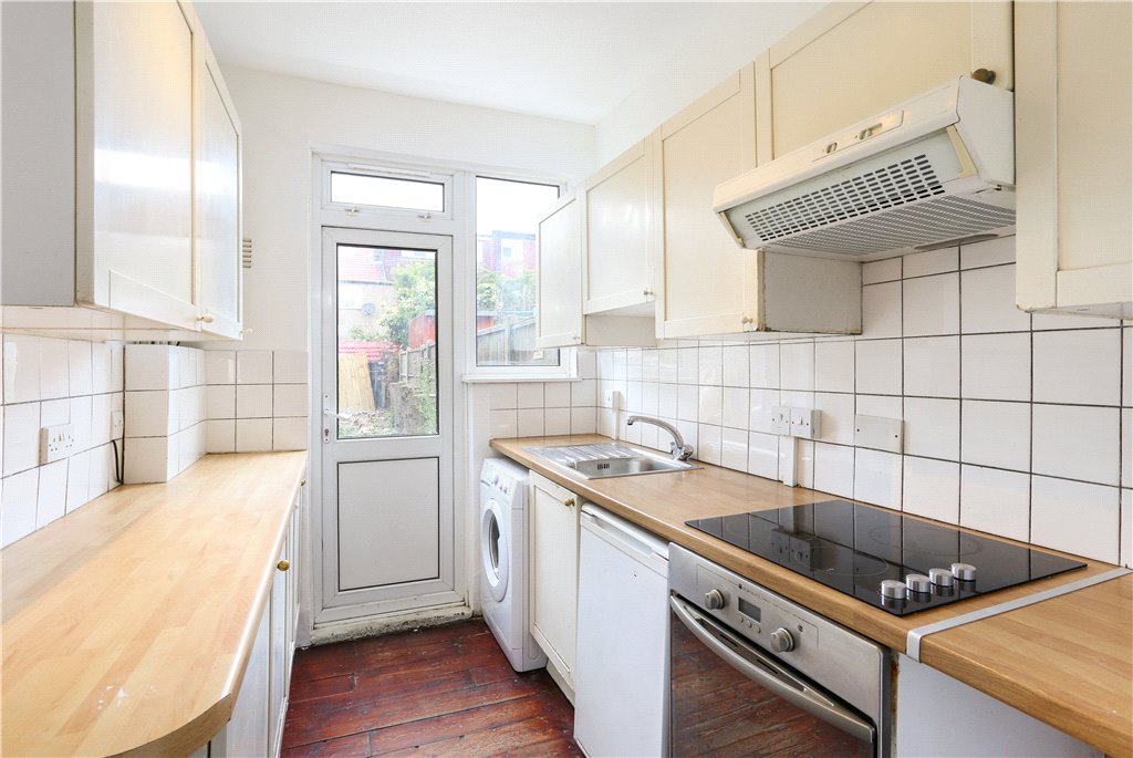 3 bed house for sale in Carnforth Road, London  - Property Image 6
