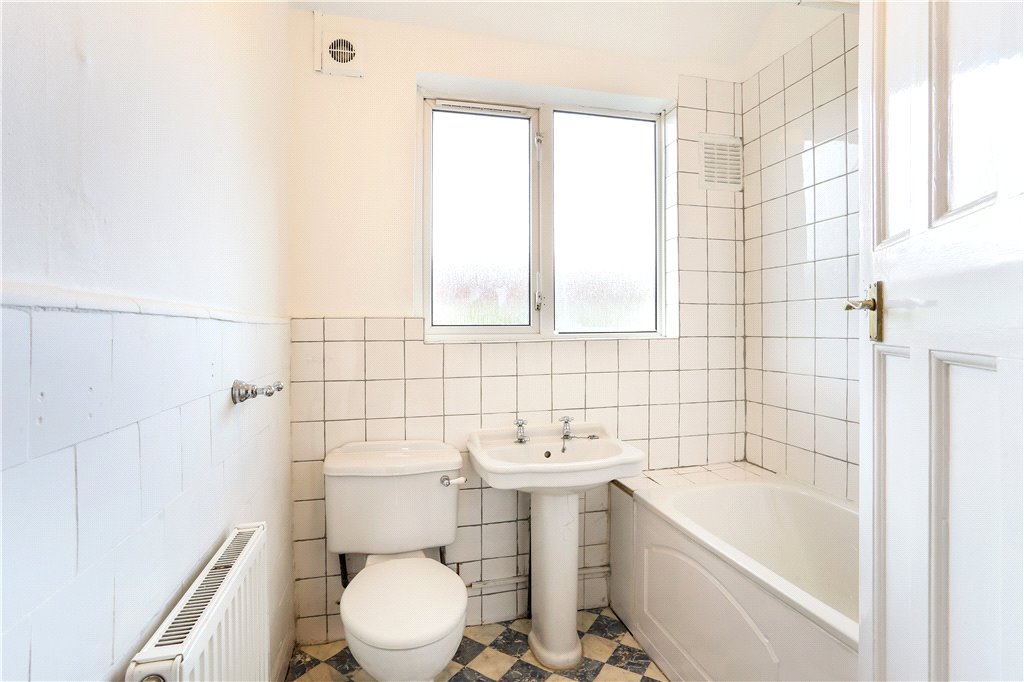 3 bed house for sale in Carnforth Road, London  - Property Image 10