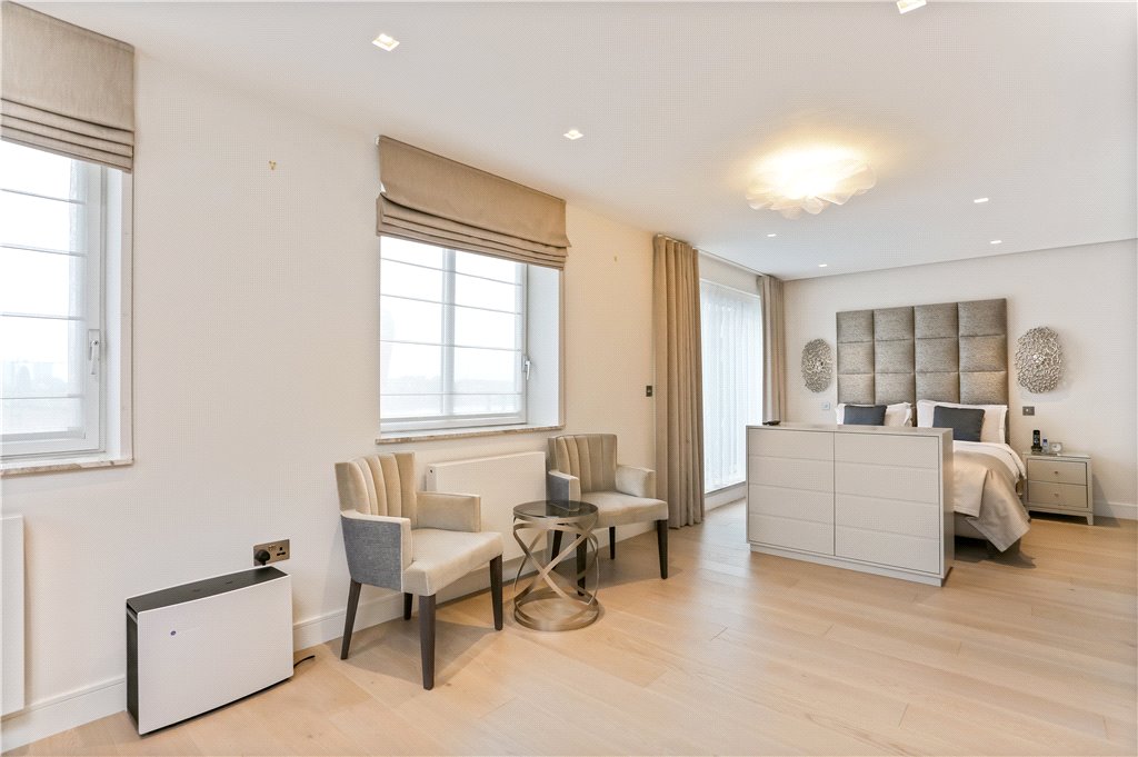4 bed apartment for sale in Providence Square, London 24
