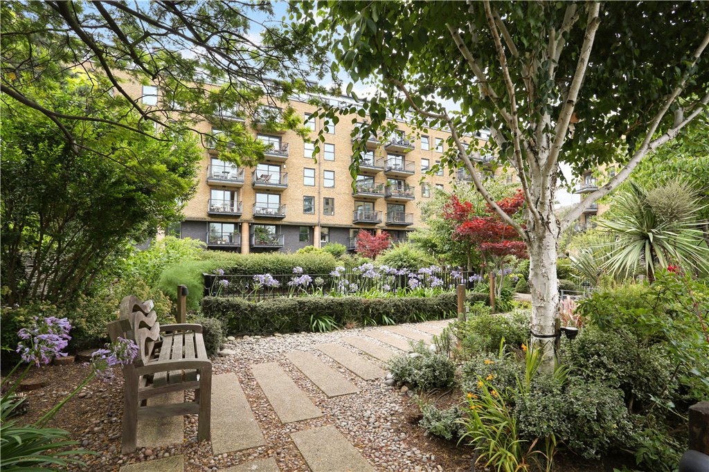 4 bed apartment for sale in Providence Square, London 33
