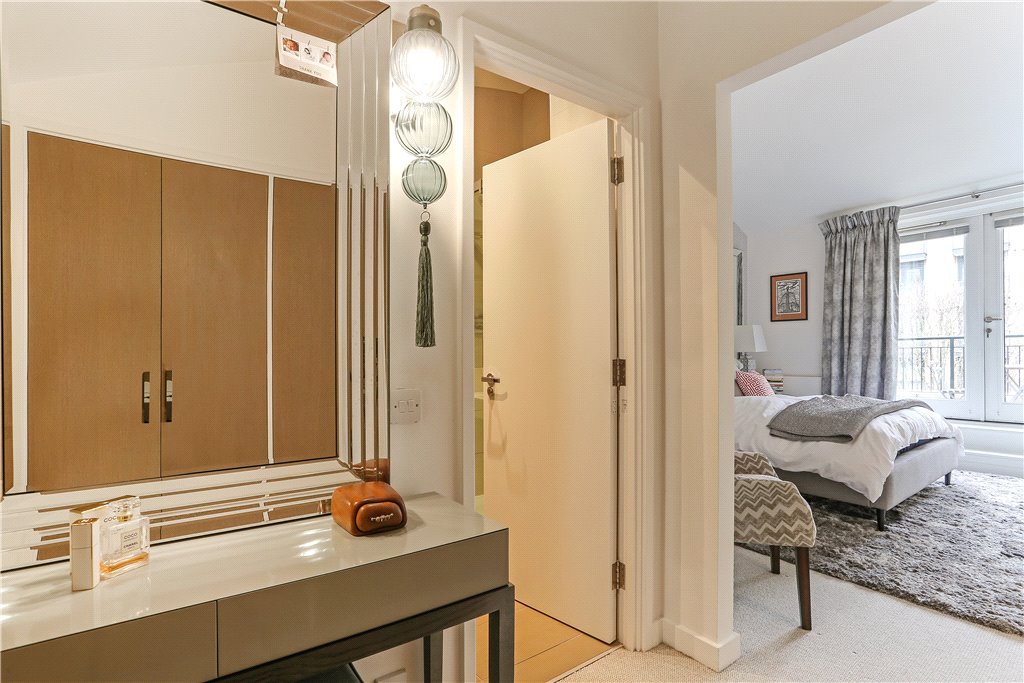 3 bed house for sale in Butlers & Colonial Wharf, London  - Property Image 11