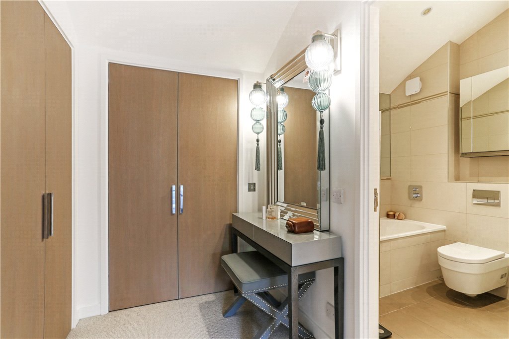 3 bed house for sale in Butlers & Colonial Wharf, London  - Property Image 13