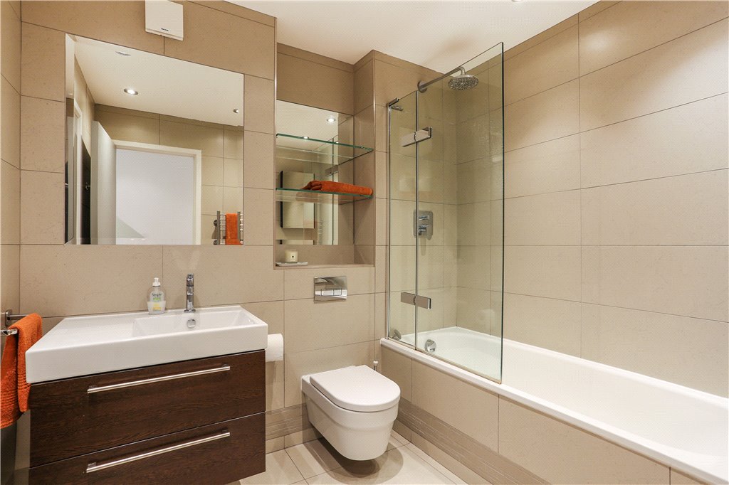 3 bed house for sale in Butlers & Colonial Wharf, London  - Property Image 15