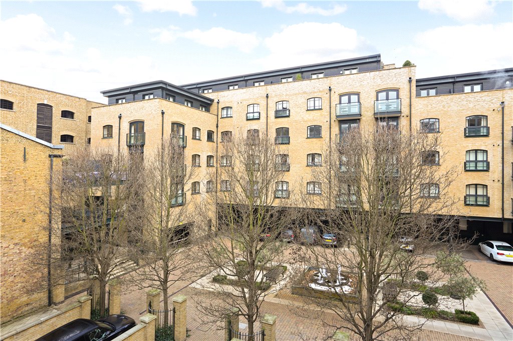 3 bed house for sale in Butlers & Colonial Wharf, London 18