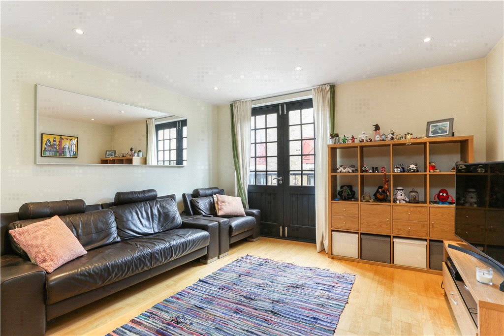 1 bed apartment for sale in Cayenne Court, London - Property Image 1