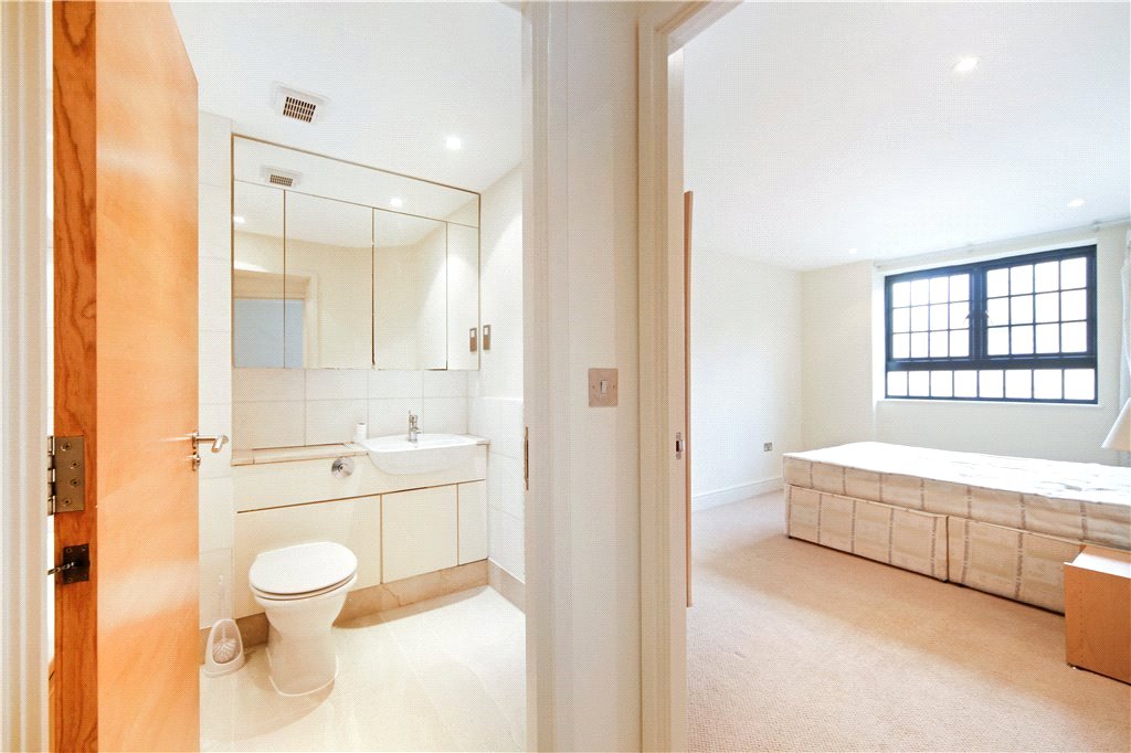1 bed apartment for sale in Cayenne Court, London  - Property Image 7