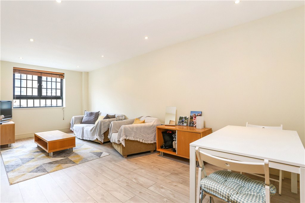 1 bed apartment for sale in Cayenne Court, London  - Property Image 3