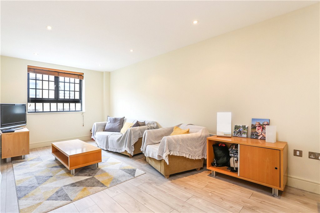 1 bed apartment for sale in Cayenne Court, London - Property Image 1