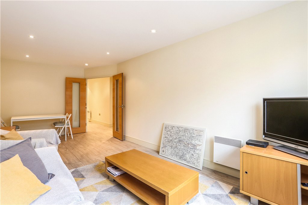 1 bed apartment for sale in Cayenne Court, London  - Property Image 10