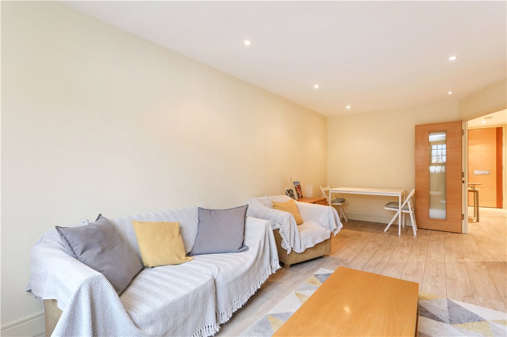 1 bed apartment for sale in Cayenne Court, London  - Property Image 12