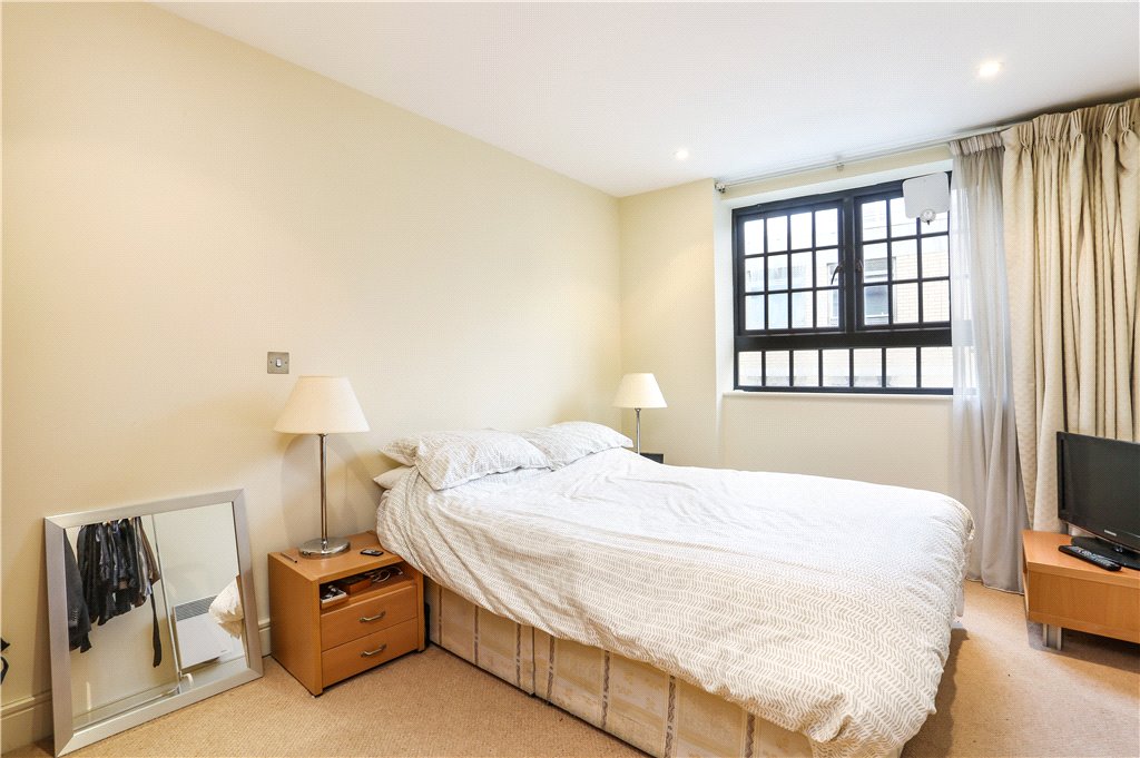 1 bed apartment for sale in Cayenne Court, London  - Property Image 5