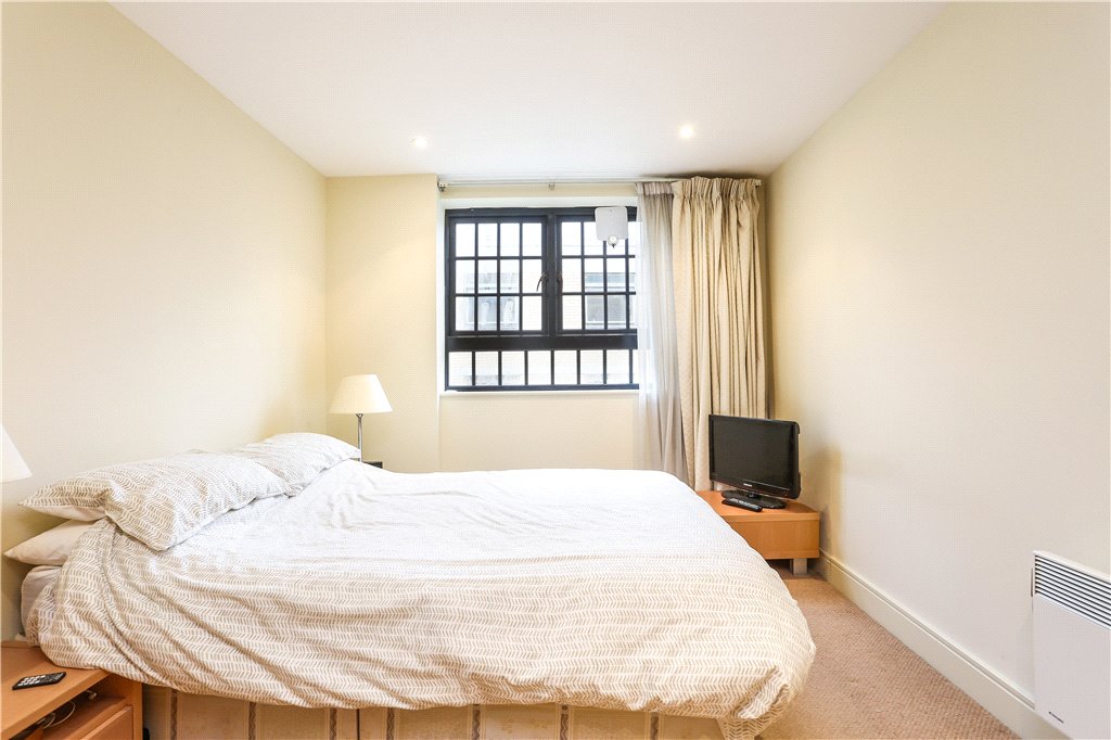 1 bed apartment for sale in Cayenne Court, London  - Property Image 11