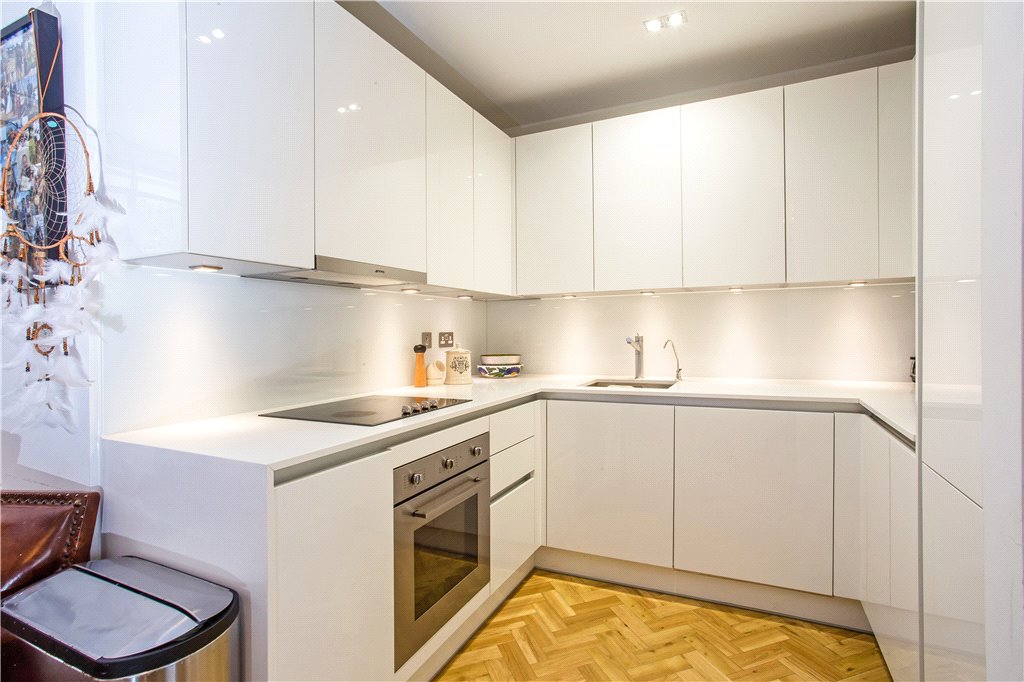 2 bed apartment for sale in Spa Road, London  - Property Image 8