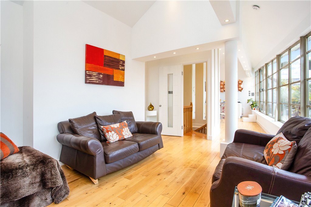 2 bed apartment for sale in The Circle, Queen Elizabeth Street 12