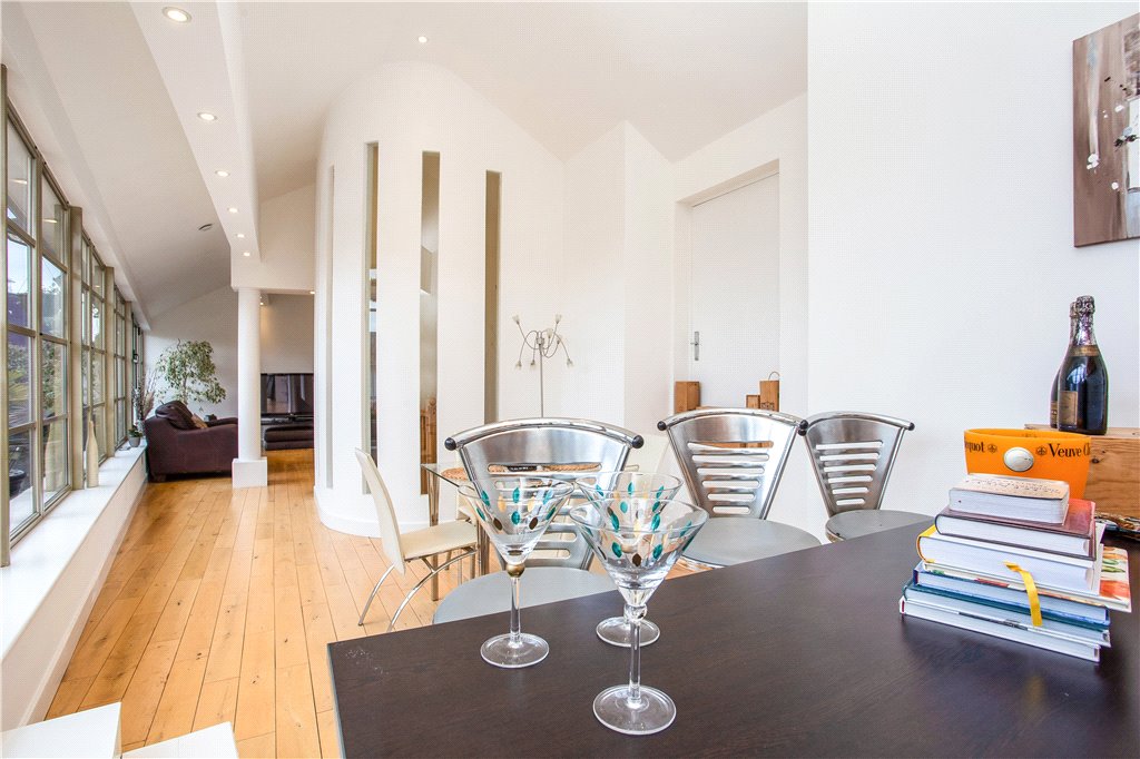 2 bed apartment for sale in The Circle, Queen Elizabeth Street 11