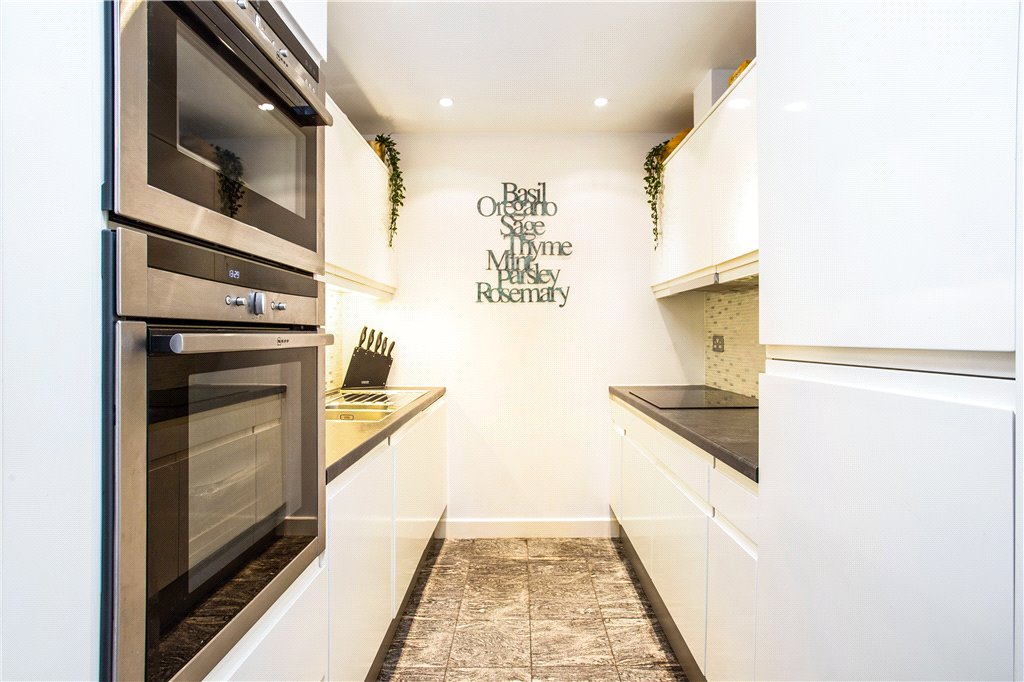 2 bed apartment for sale in The Circle, Queen Elizabeth Street 20