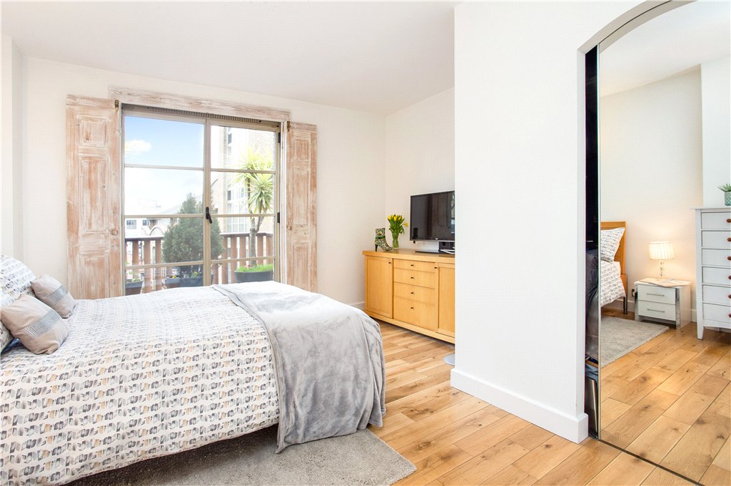 2 bed apartment for sale in The Circle, Queen Elizabeth Street 17