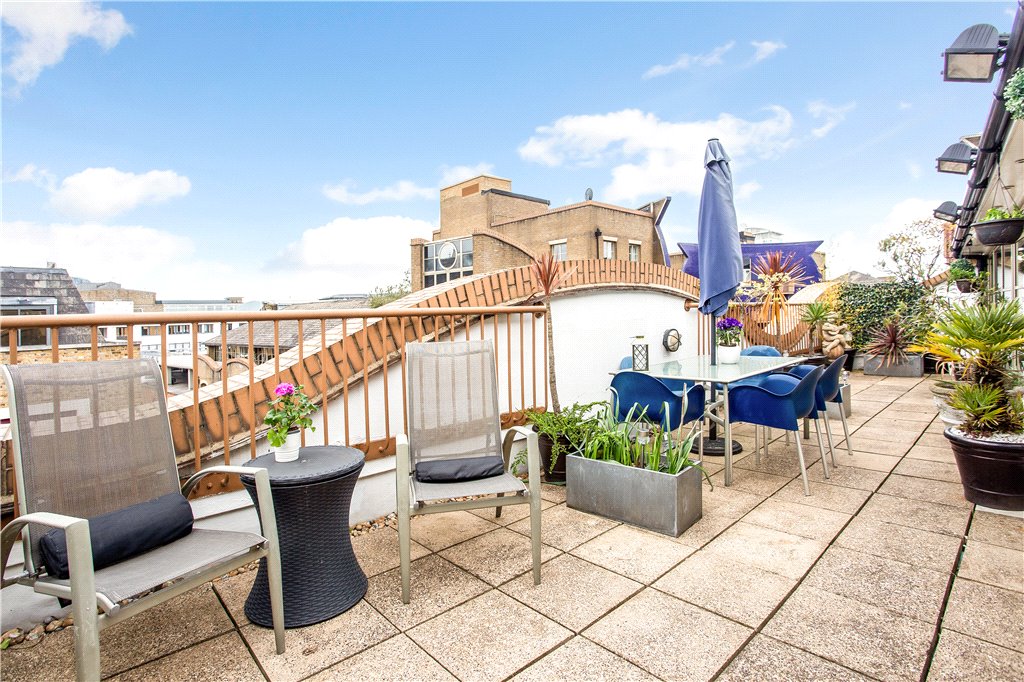 2 bed apartment for sale in The Circle, Queen Elizabeth Street 1