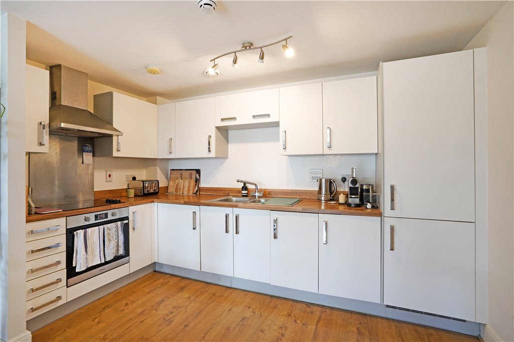2 bed apartment for sale in Sandover House, 124 Spa Road 6