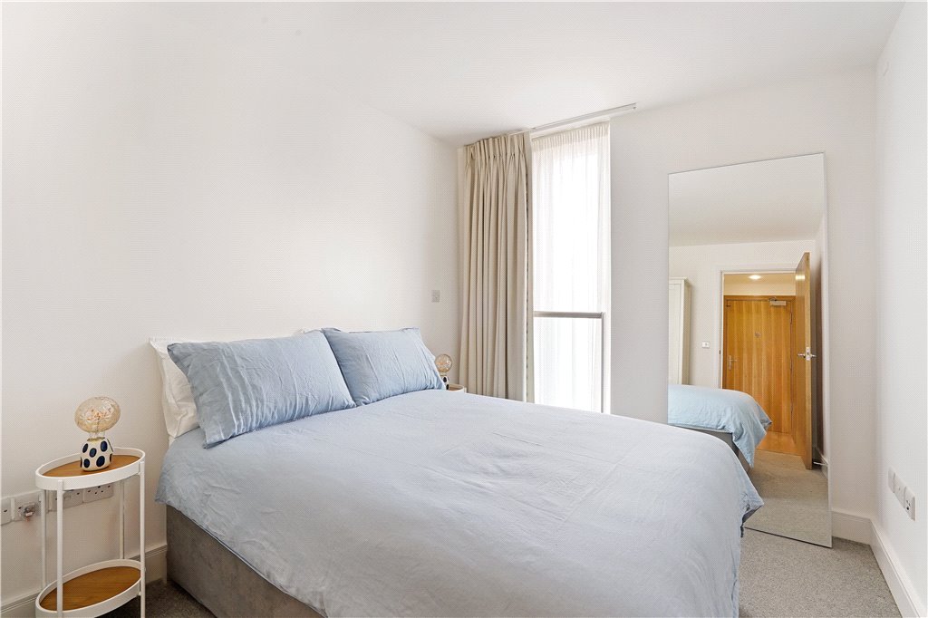 2 bed apartment for sale in East Lane, London  - Property Image 13