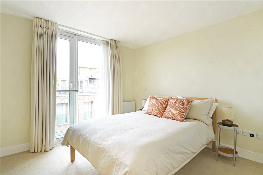 2 bed apartment for sale in East Lane, London  - Property Image 10