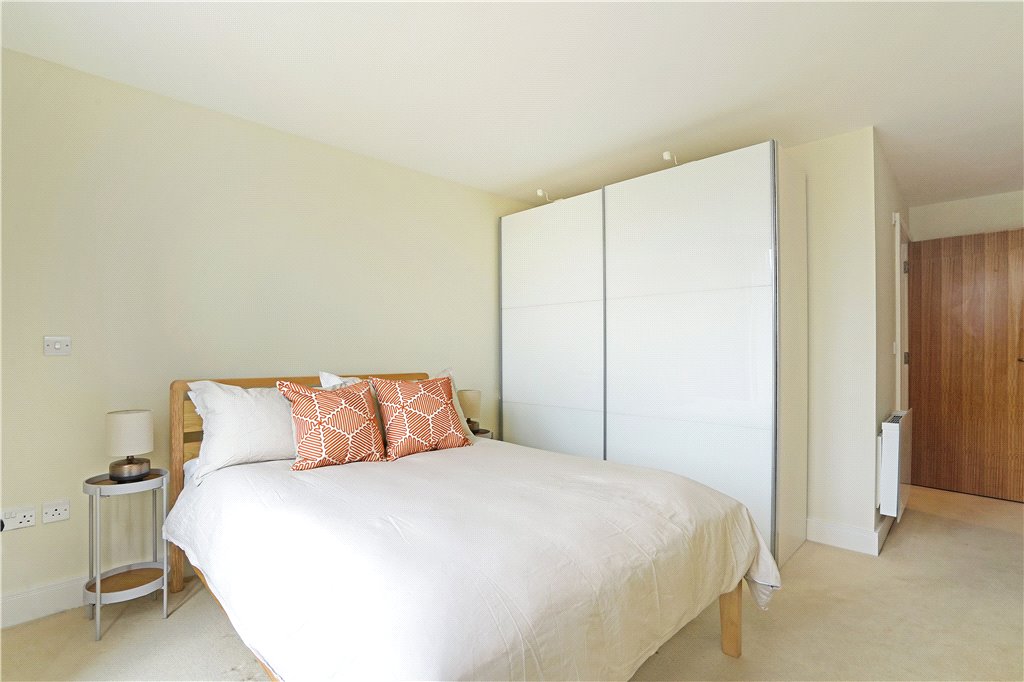 2 bed apartment for sale in East Lane, London  - Property Image 11