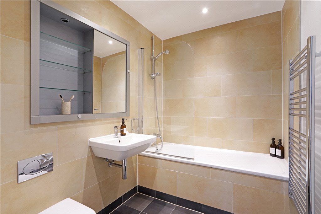 2 bed apartment for sale in East Lane, London  - Property Image 12