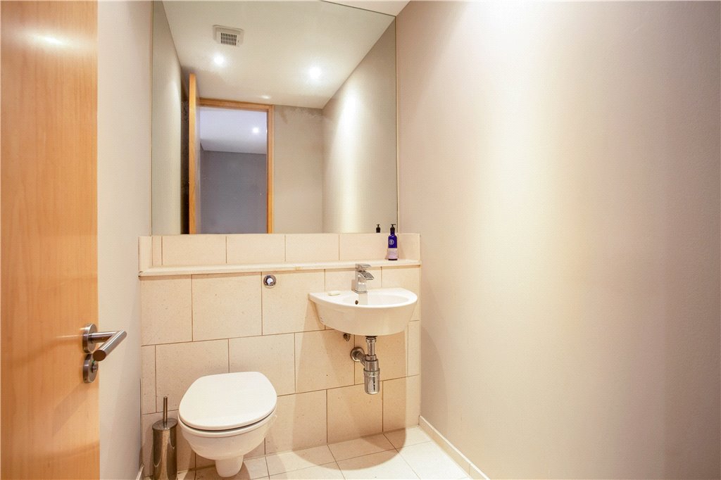 1 bed apartment for sale in Shad Thames, London 11