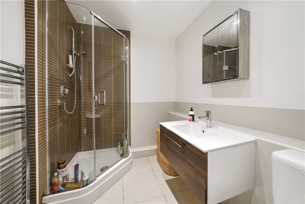 3 bed apartment for sale in Shad Thames, London  - Property Image 9
