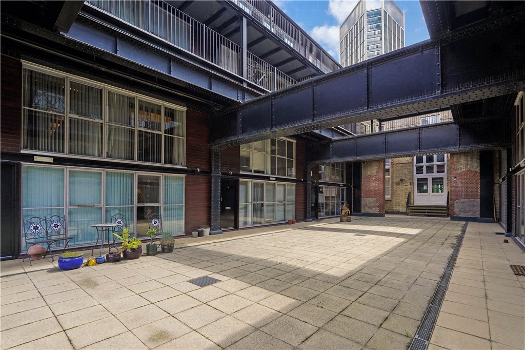 2 bed  for sale in Renforth Street, London 18