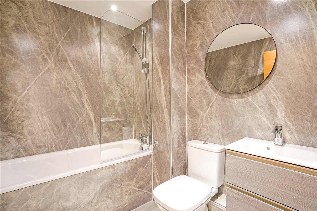 1 bed apartment for sale in Cayenne Court, London  - Property Image 13