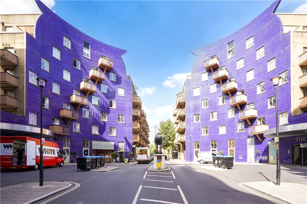 2 bed apartment for sale in Queen Elizabeth Street, London 18