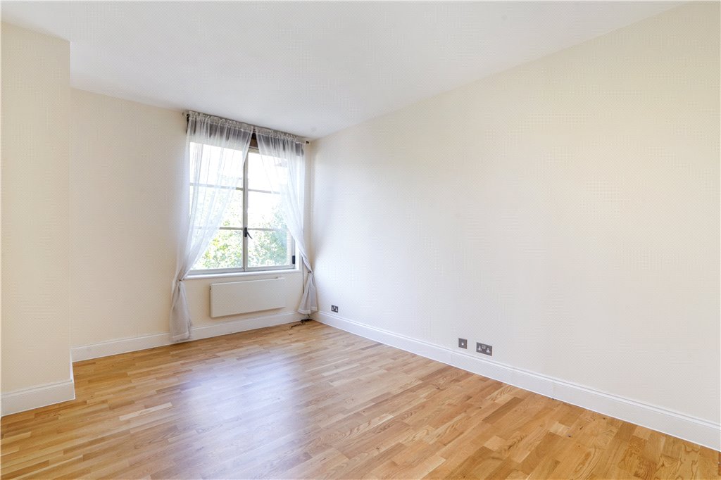 2 bed apartment for sale in Queen Elizabeth Street, London  - Property Image 5