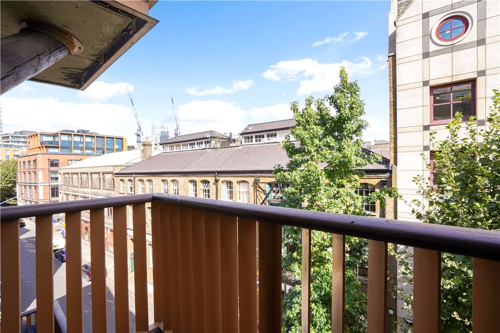 2 bed apartment for sale in Queen Elizabeth Street, London 13