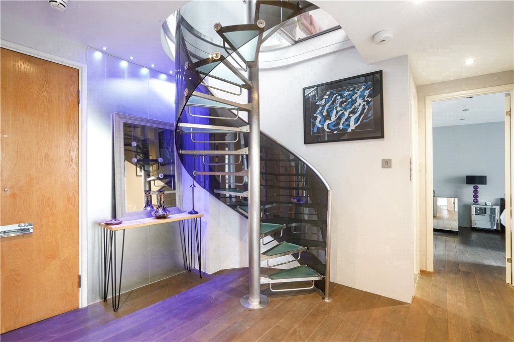 3 bed apartment for sale in Queen Elizabeth Street, London  - Property Image 11