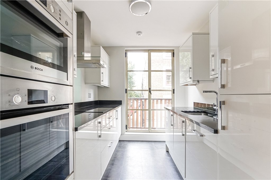 2 bed apartment for sale in Queen Elizabeth Street, London 4