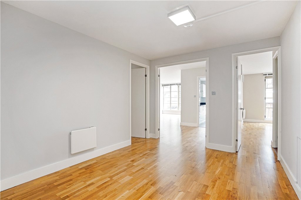 2 bed apartment for sale in Queen Elizabeth Street, London 3