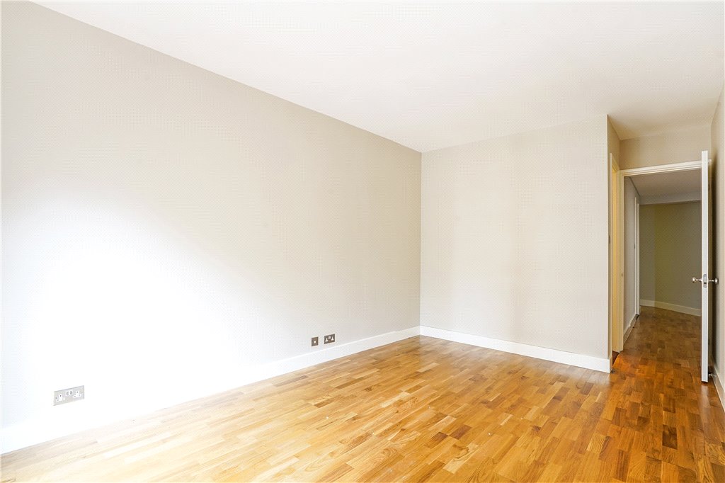 2 bed apartment for sale in Queen Elizabeth Street, London 11