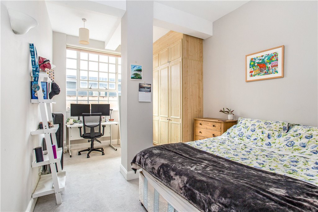 2 bed apartment for sale in Gainsford Street, London 11